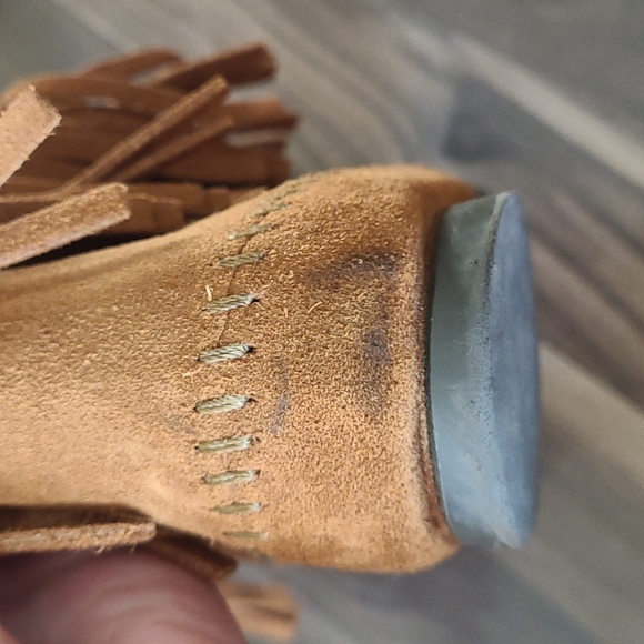 EUC Minnetonka fringe boots - Picture 13 of 16
